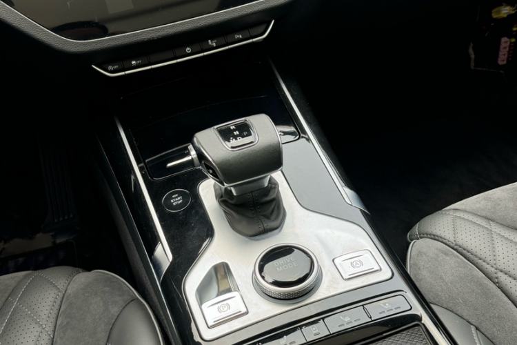 Used Hongqi HS5 2019 2.0T Smart Connect Flagship All-Wheel-Drive Version Gear Lever