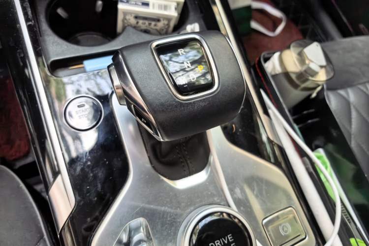 Used Hongqi HS5 2019 2.0T Smart Connect Flagship Edition Gear Lever