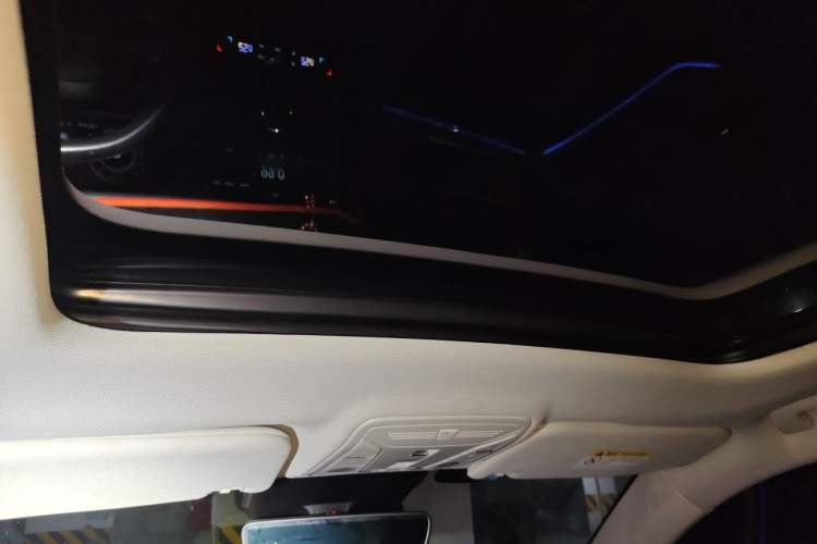 Used Hongqi HS5 2019 2.0T Smart Connect Flagship All-Wheel-Drive Version Headliner