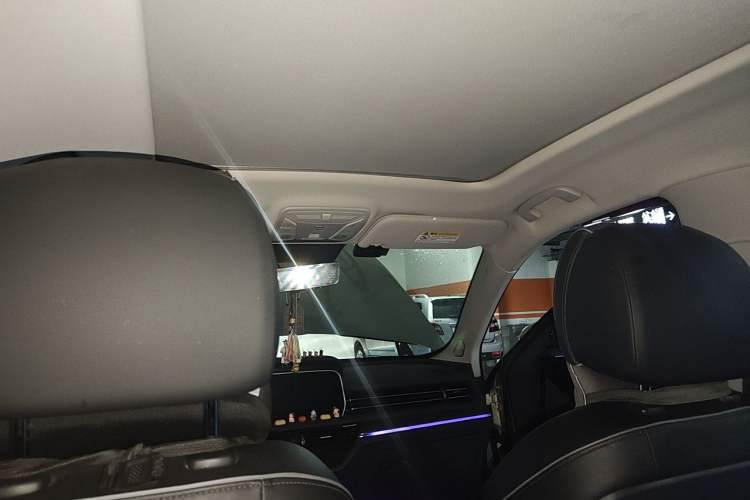 Used Hongqi HS5 2019 2.0T Smart Connect Flagship All-Wheel-Drive Version Headliner
