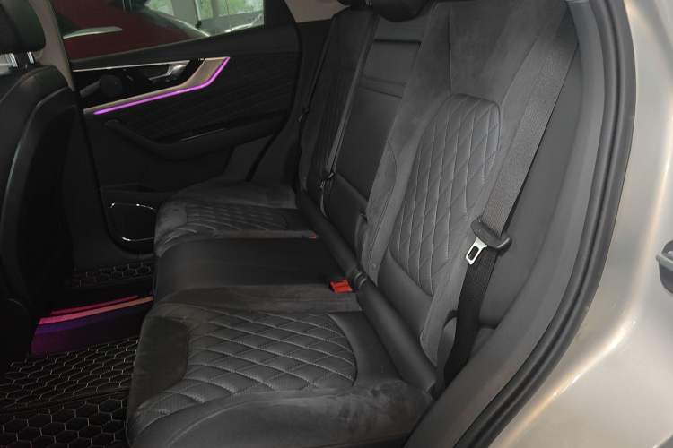 Used Hongqi HS5 2019 2.0T Smart Connect Flagship All-Wheel-Drive Version Interior 1
