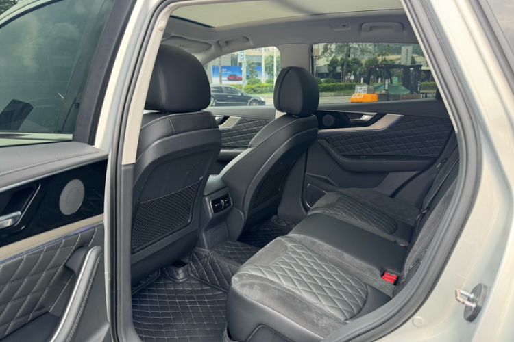 Used Hongqi HS5 2019 2.0T Smart Connect Flagship All-Wheel-Drive Version Interior 3