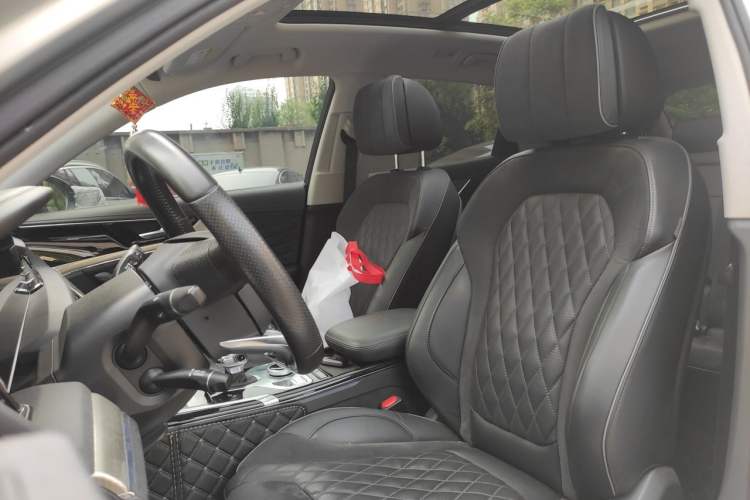Used Hongqi HS5 2019 2.0T Smart Connect Flagship All-Wheel-Drive Version Left Front Seat