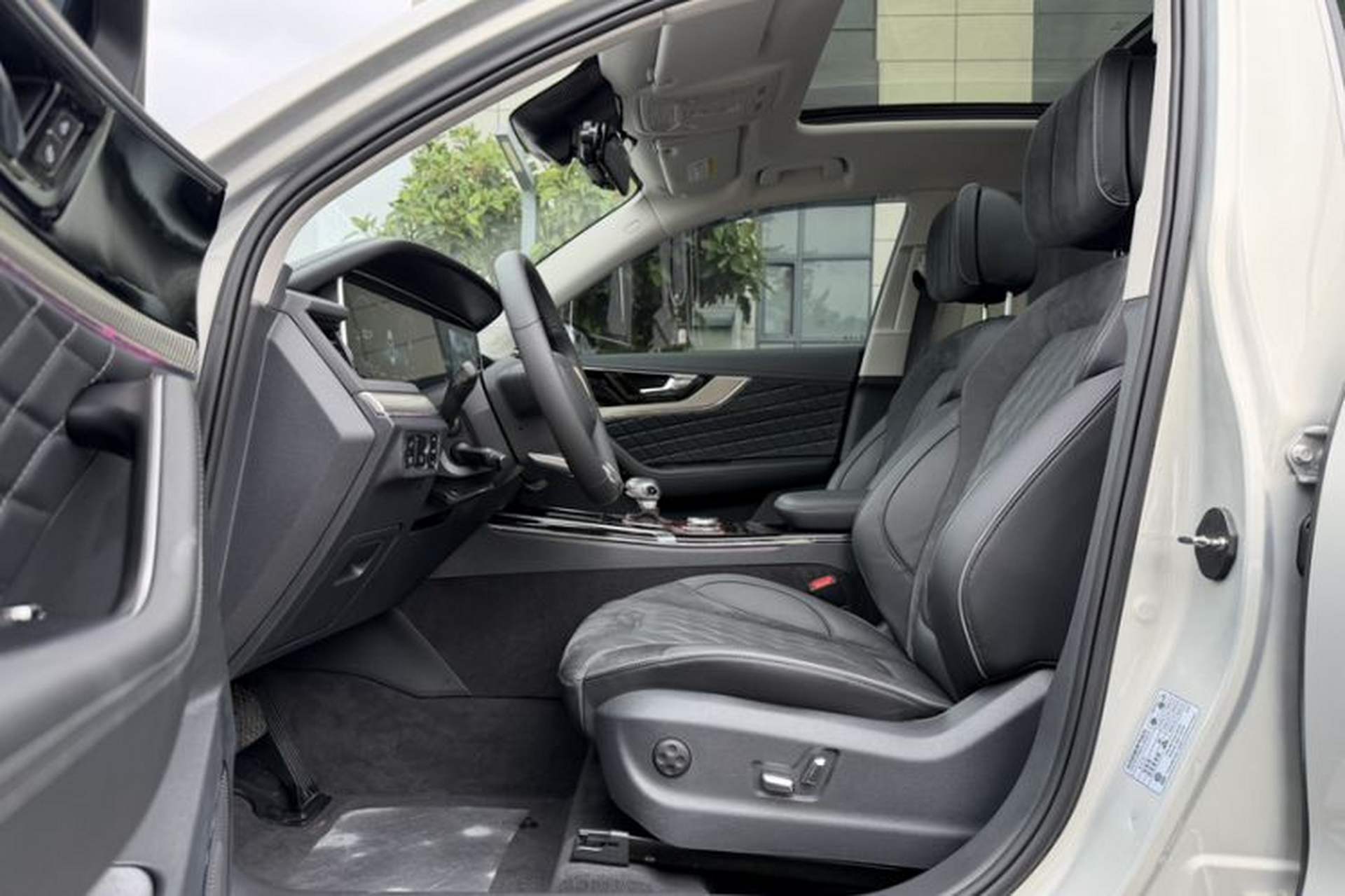 Used Hongqi HS5 2019 2.0T Smart Connect Flagship All-Wheel-Drive Version Left Front Seat
