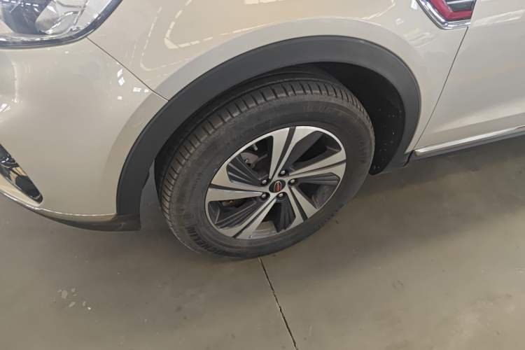 Used Hongqi HS5 2019 2.0T Smart Connect Flagship Edition Left Front Wheel Hub