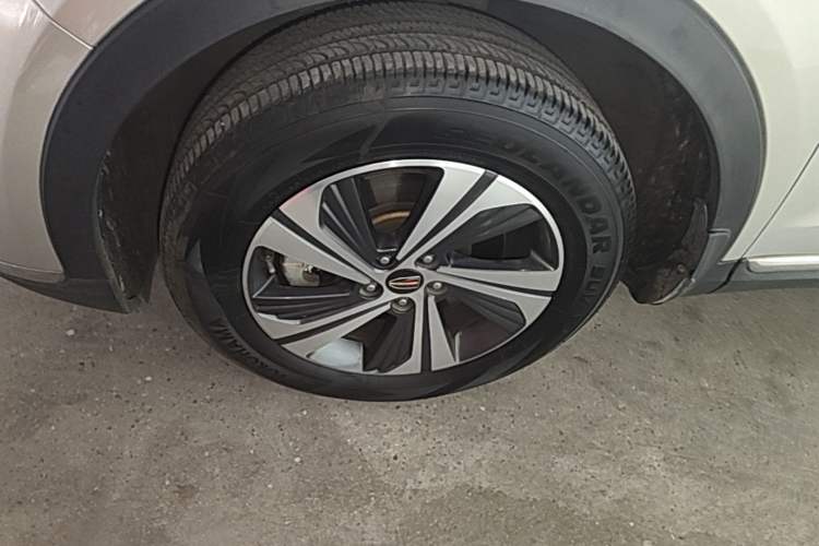 Used Hongqi HS5 2019 2.0T Smart Connect Flagship Edition Left Front Wheel Hub