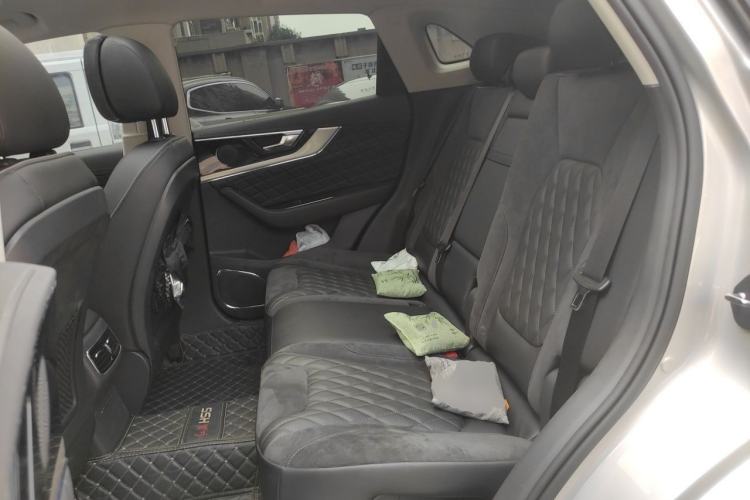 Used Hongqi HS5 2019 2.0T Smart Connect Flagship All-Wheel-Drive Version Left Rear Seat