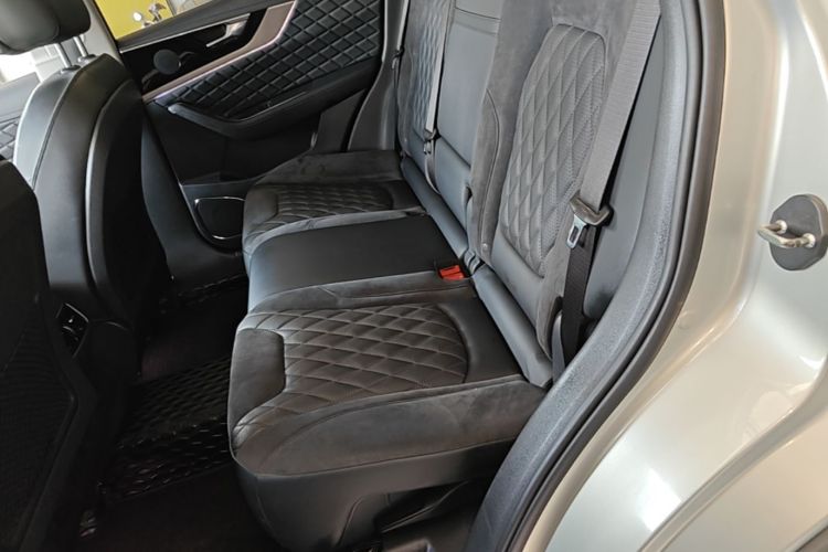 Used Hongqi HS5 2019 2.0T Smart Connect Flagship All-Wheel-Drive Version Left Rear Seat