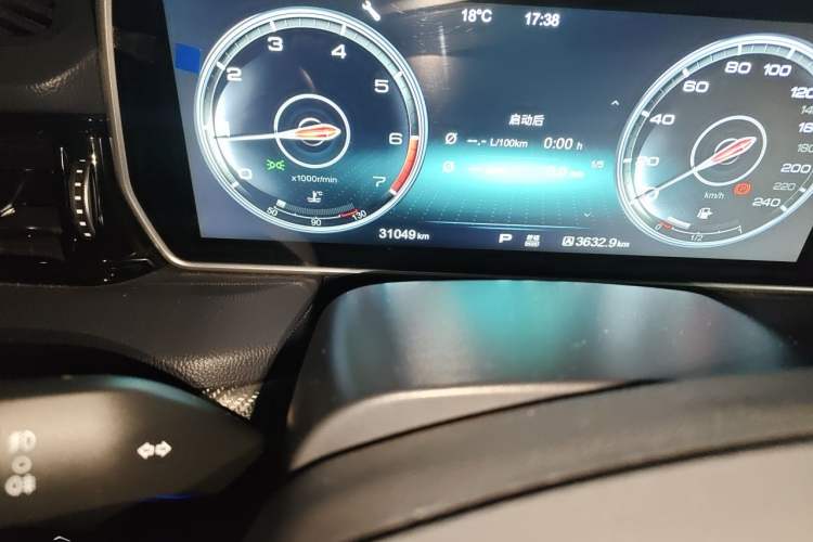 Used Hongqi HS5 2019 2.0T Smart Connect Flagship Edition Odometer Close Up