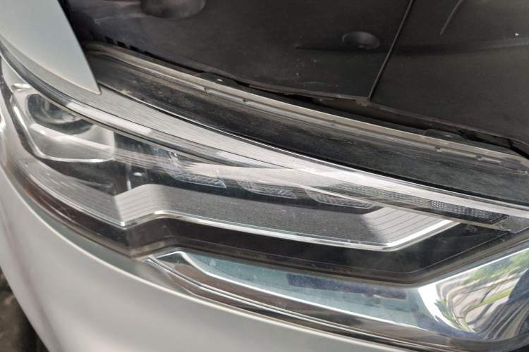 Used Hongqi HS5 2019 2.0T Smart Connect Flagship All-Wheel-Drive Version Right Front Headlight