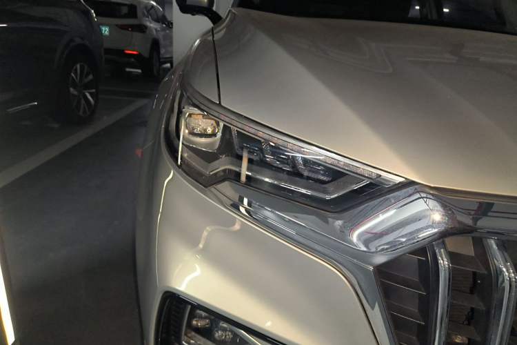 Used Hongqi HS5 2019 2.0T Smart Connect Flagship Edition Right Front Headlight
