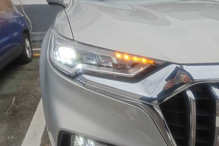 Used Hongqi HS5 2019 2.0T Smart Connect Flagship Edition Right Front Headlight