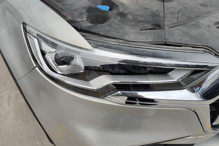 Used Hongqi HS5 2019 2.0T Smart Connect Flagship Edition Right Front Headlight