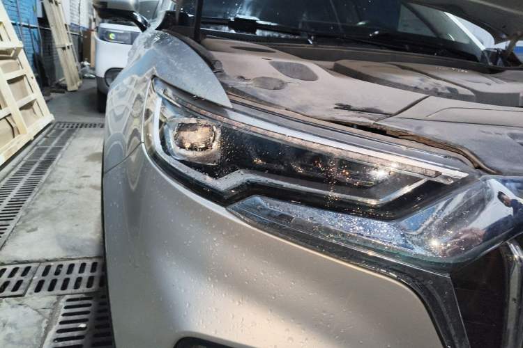 Used Hongqi HS5 2019 2.0T Smart Connect Flagship All-Wheel-Drive Version Right Front Headlight