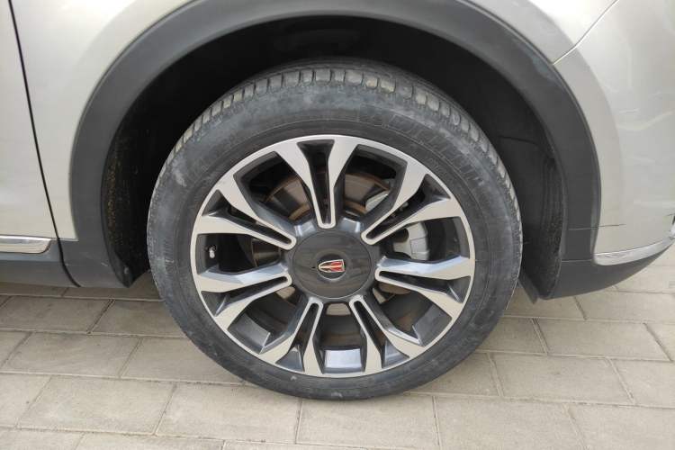 Used Hongqi HS5 2019 2.0T Smart Connect Flagship All-Wheel-Drive Version Right Front Wheel Hub
