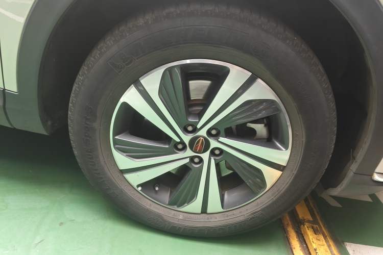 Used Hongqi HS5 2019 2.0T Smart Connect Flagship Edition Right Front Wheel Hub