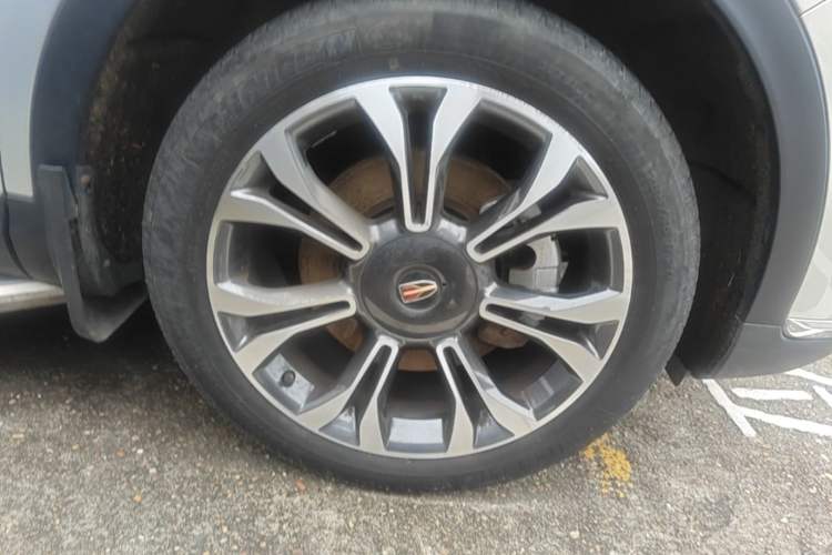 Used Hongqi HS5 2019 2.0T Smart Connect Flagship Edition Right Front Wheel Hub