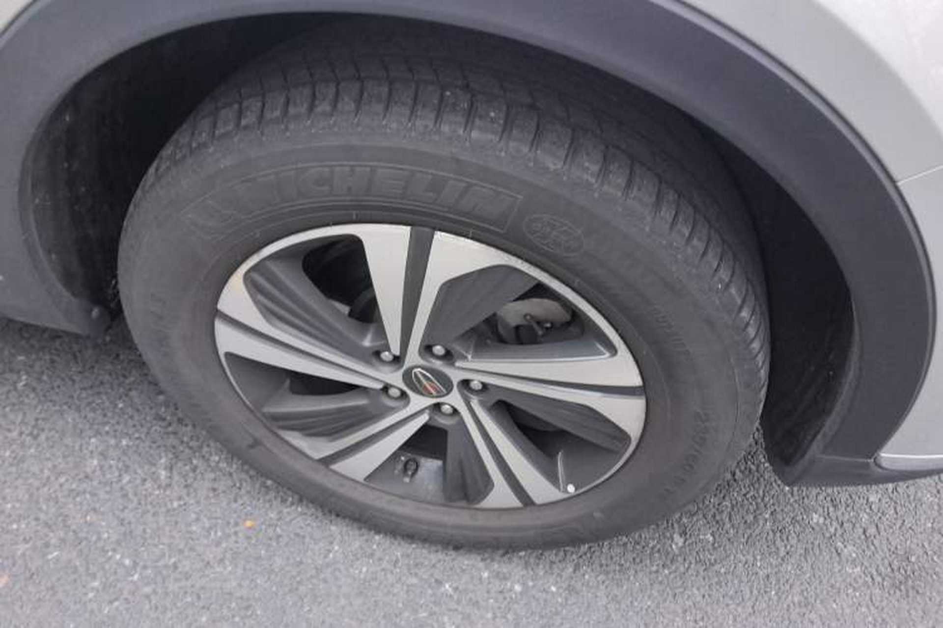 Used Hongqi HS5 2019 2.0T Smart Connect Flagship Edition Right Front Wheel Hub