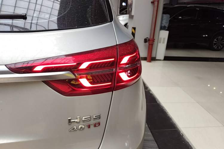Used Hongqi HS5 2019 2.0T Smart Connect Flagship Edition Right Rear Taillight