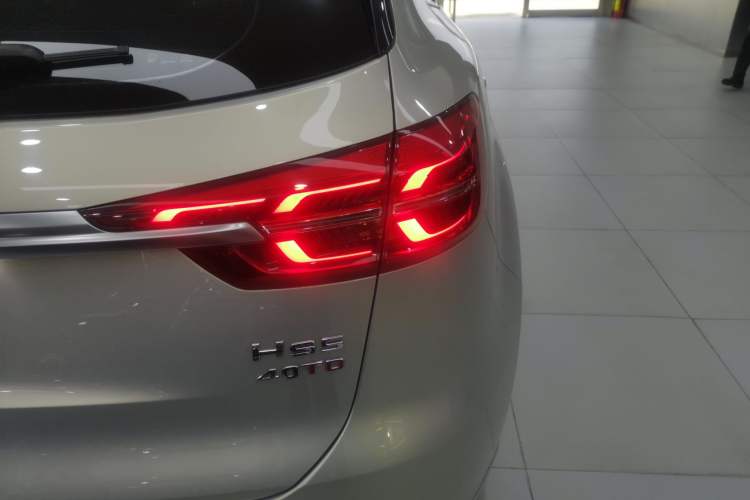 Used Hongqi HS5 2019 2.0T Smart Connect Flagship Edition Right Rear Taillight