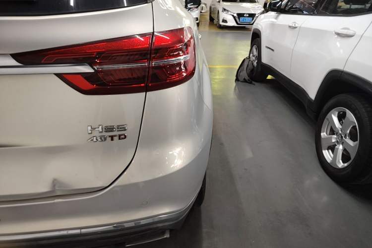 Used Hongqi HS5 2019 2.0T Smart Connect Flagship All-Wheel-Drive Version Right Rear Taillight