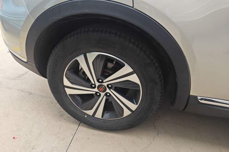 Used Hongqi HS5 2019 2.0T Smart Connect Flagship Edition Right Rear Wheel Hub