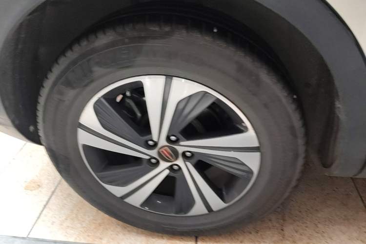 Used Hongqi HS5 2019 2.0T Smart Connect Flagship Edition Right Rear Wheel Hub