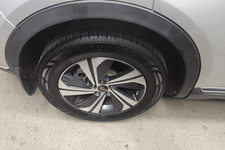 Used Hongqi HS5 2019 2.0T Smart Connect Flagship Edition Right Rear Wheel Hub