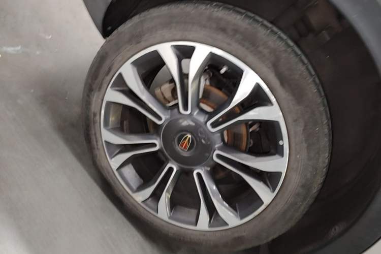Used Hongqi HS5 2019 2.0T Smart Connect Flagship All-Wheel-Drive Version Right Rear Wheel Hub