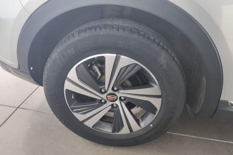 Used Hongqi HS5 2019 2.0T Smart Connect Flagship Edition Right Rear Wheel Hub