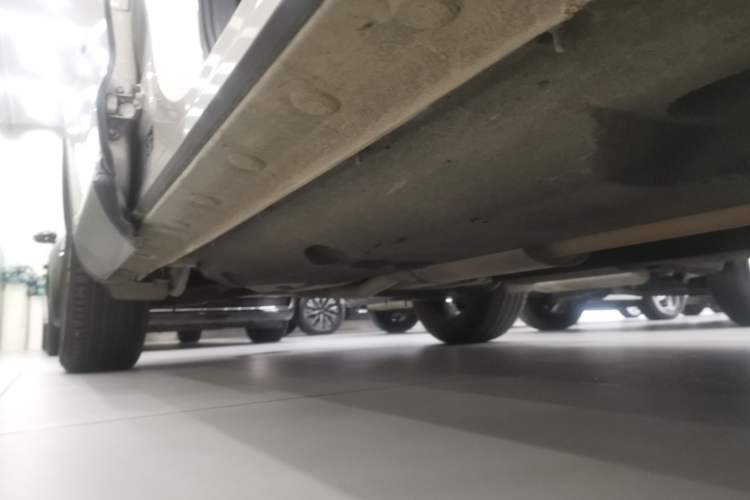 Used Hongqi HS5 2019 2.0T Smart Connect Flagship Edition Right Side Sill