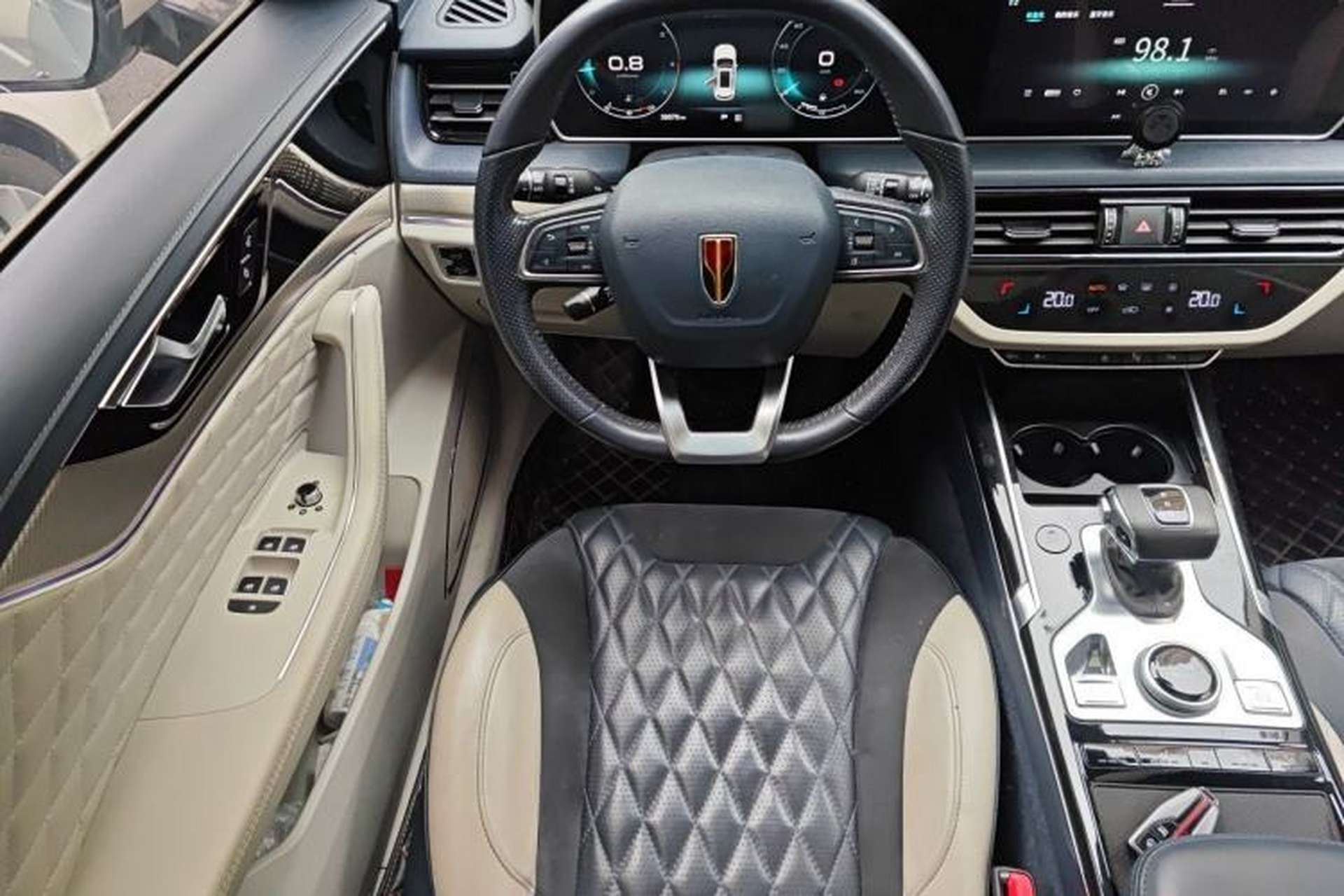 Used Hongqi HS5 2019 2.0T Smart Connect Flagship All-Wheel-Drive Version Steering Wheel