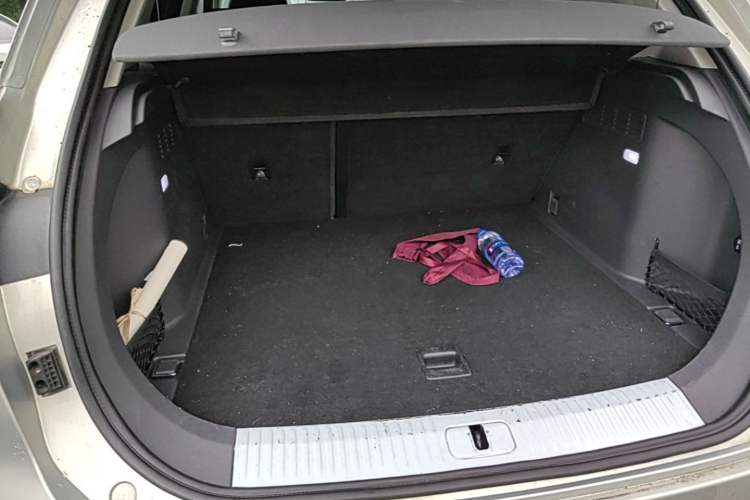Used Hongqi HS5 2019 2.0T Smart Connect Flagship All-Wheel-Drive Version Trunk
