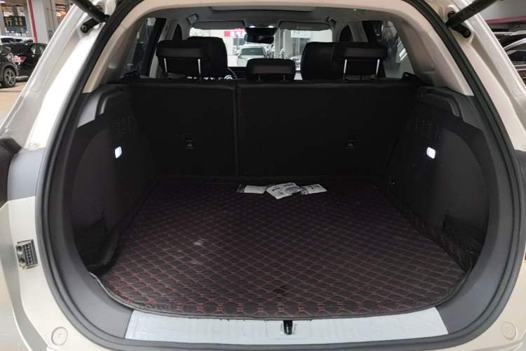 Used Hongqi HS5 2019 2.0T Smart Connect Flagship Edition Trunk
