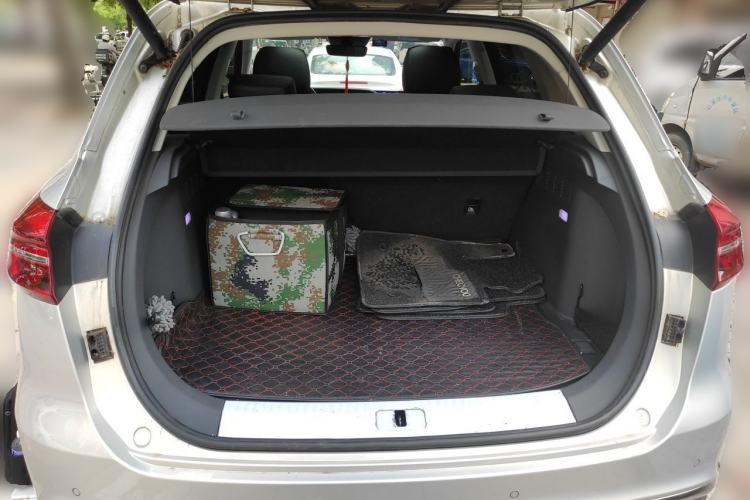 Used Hongqi HS5 2019 2.0T Smart Connect Flagship All-Wheel-Drive Version Trunk