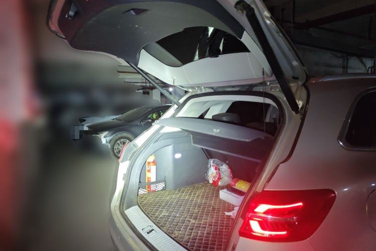 Used Hongqi HS5 2019 2.0T Smart Connect Flagship All-Wheel-Drive Version Trunk