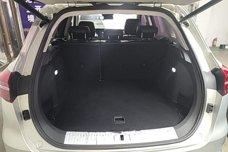 Used Hongqi HS5 2019 2.0T Smart Connect Flagship Edition Trunk