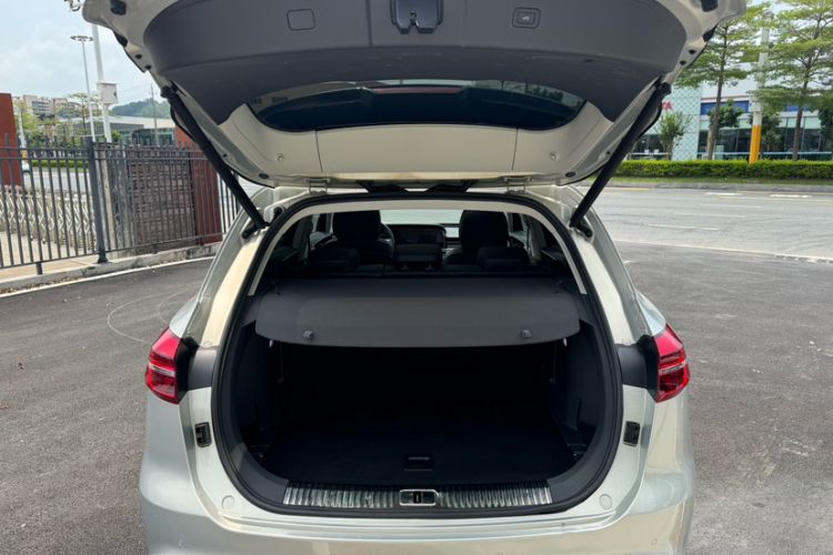 Used Hongqi HS5 2019 2.0T Smart Connect Flagship All-Wheel-Drive Version Trunk