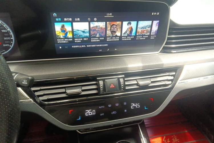 Used Hongqi HS5 2019 2.0T Smart Connect Flagship All-Wheel-Drive Version Audio And AC Panel