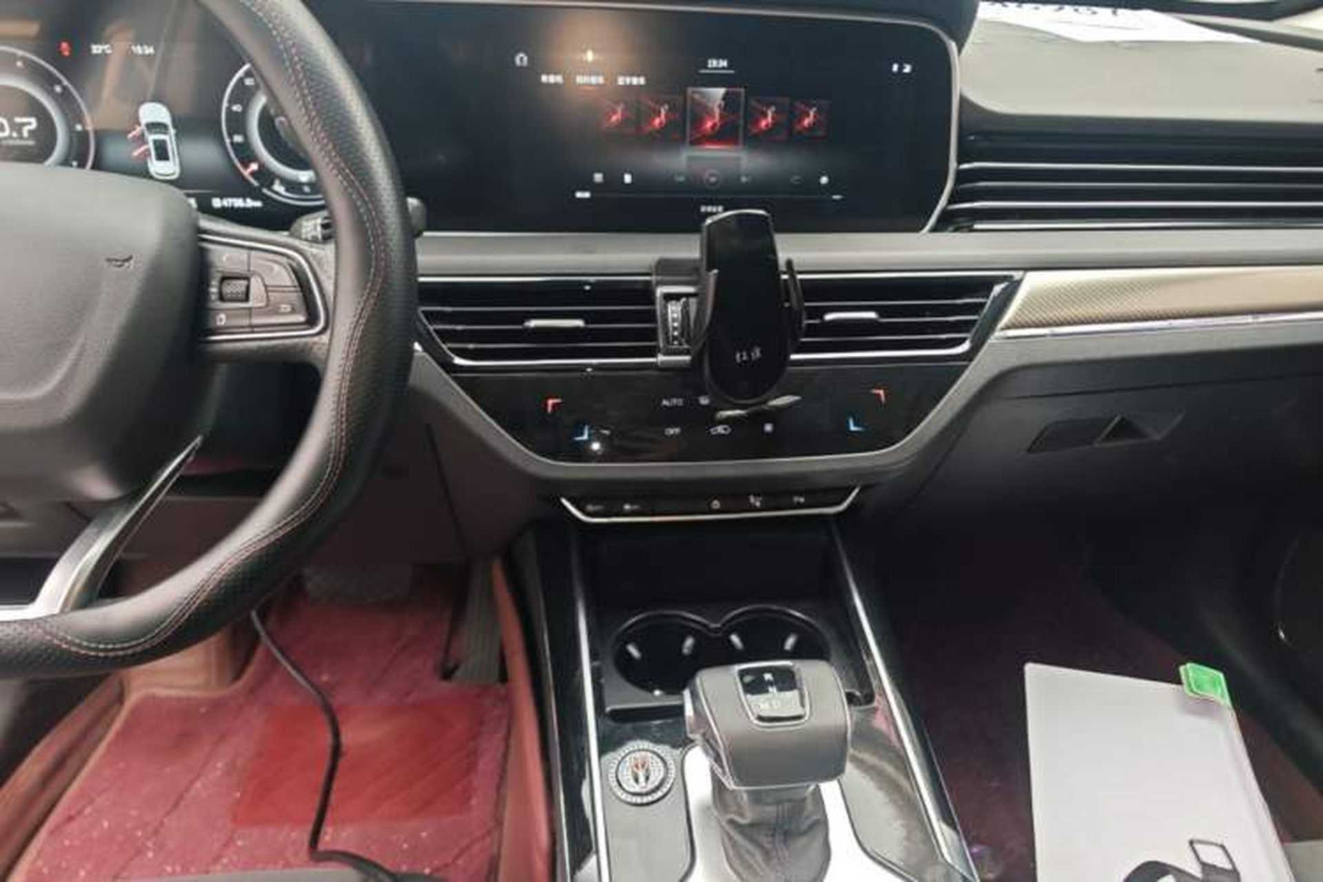 Used Hongqi HS5 2019 2.0T Smart Connect Flagship Edition Audio And AC Panel
