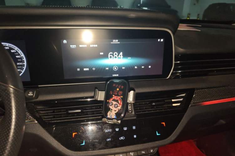 Used Hongqi HS5 2019 2.0T Smart Connect Flagship Edition Audio And AC Panel