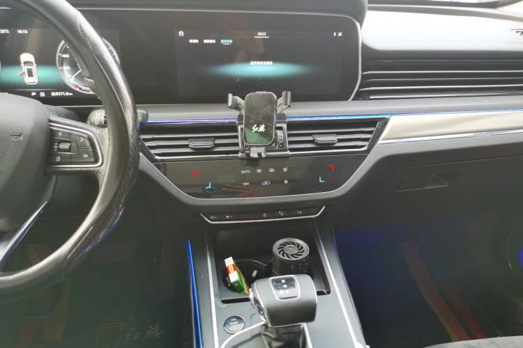 Used Hongqi HS5 2019 2.0T Smart Connect Flagship Edition Audio And AC Panel