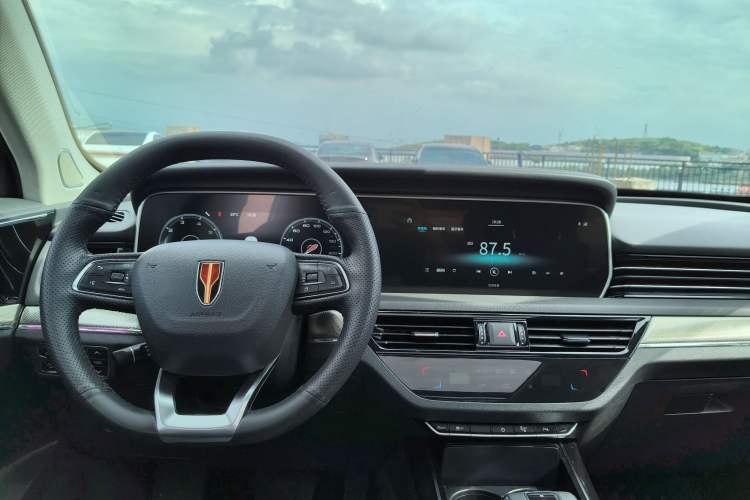 Used Hongqi HS5 2019 2.0T Smart Connect Flagship Edition Audio And AC Panel