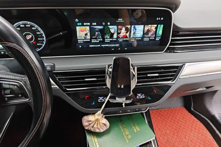 Used Hongqi HS5 2019 2.0T Smart Connect Flagship Edition Audio And AC Panel