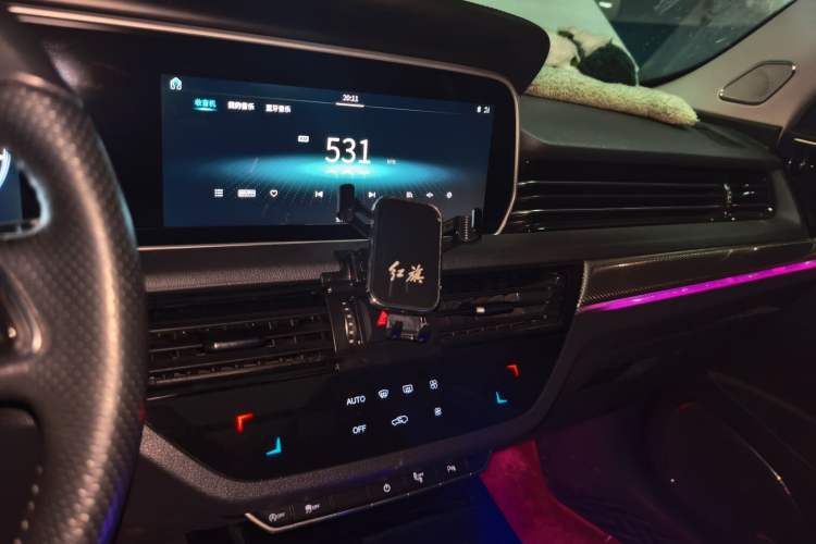 Used Hongqi HS5 2019 2.0T Smart Connect Flagship Edition Audio And AC Panel