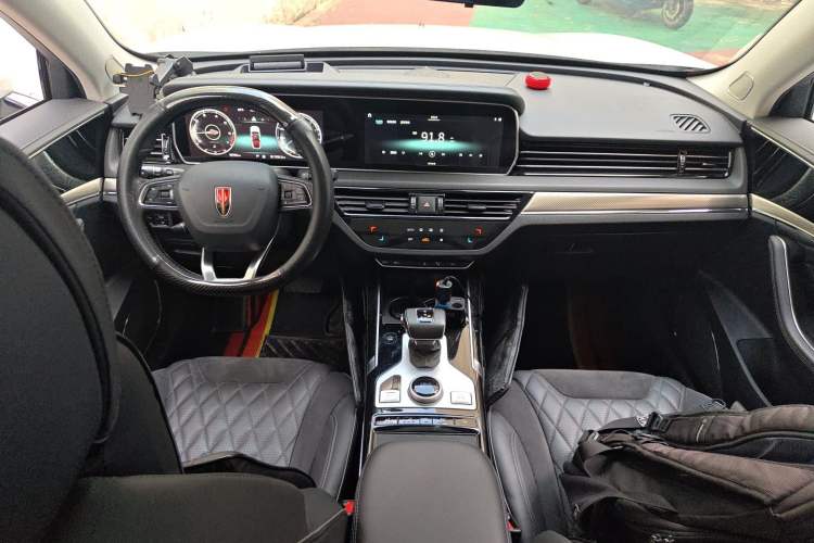 Used Hongqi HS5 2019 2.0T Smart Connect Flagship Edition Center Console