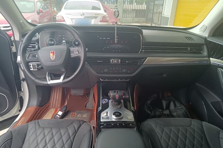 Used Hongqi HS5 2019 2.0T Smart Connect Flagship All-Wheel-Drive Version Center Console