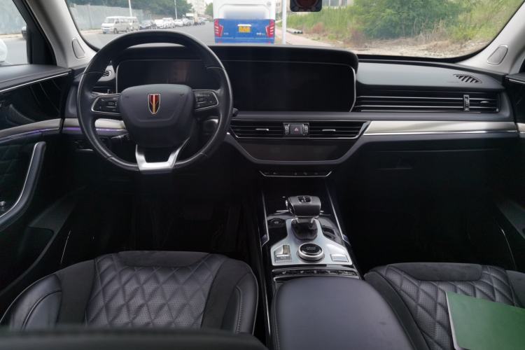 Used Hongqi HS5 2019 2.0T Smart Connect Flagship All-Wheel-Drive Version Center Console