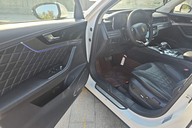 Used Hongqi HS5 2019 2.0T Smart Connect Flagship All-Wheel-Drive Version Driver Seat