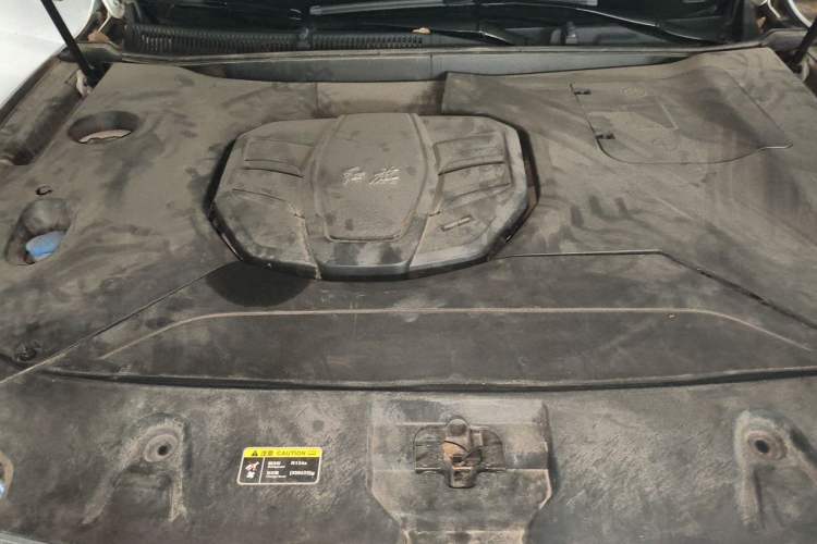 Used Hongqi HS5 2019 2.0T Smart Connect Flagship All-Wheel-Drive Version Engine Bay